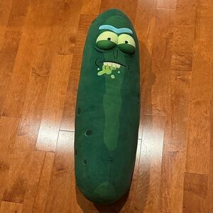 Pickle Rick bolster